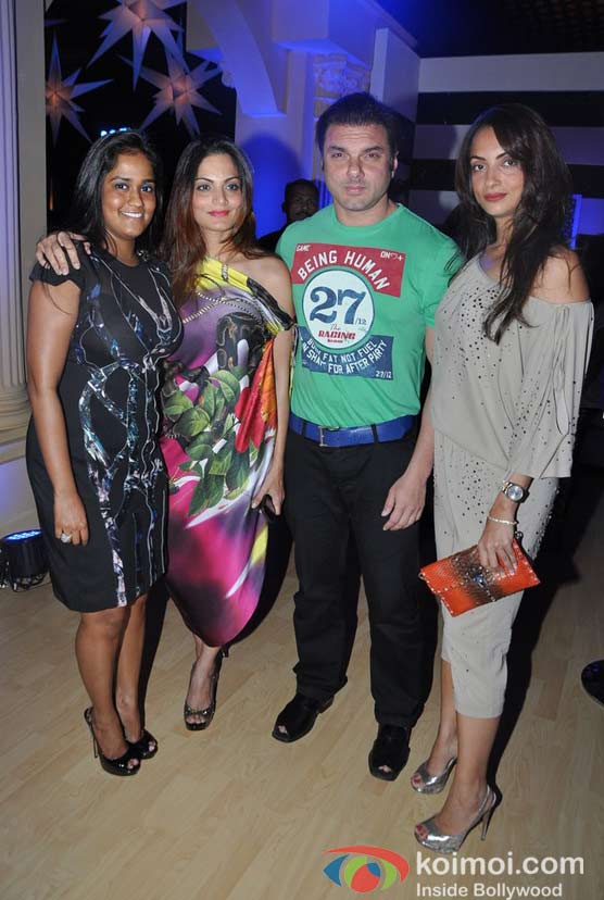 Arpita Khan, Alvira Agnihotri, Sohail Khan, Seema Khan Walk For Shane and Falguni Peacock
