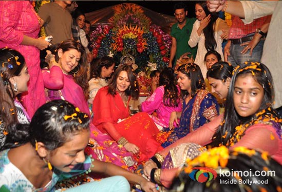 Arpita Khan, Preity Zinta, Sonakshi Sinha At Salman Khan's Ganpati Visrajan