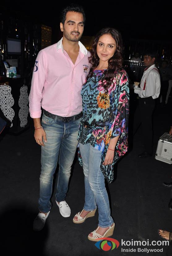 Bharat Takhtani and Esha Deol Walks For Azwa Jewellery
