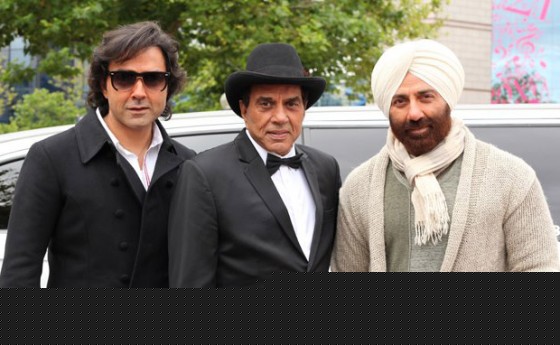 Bobby Deol, Dharmendra and Sunny Deol on the sets of Yamla Pagla Deewana 2 Movie Production Stills