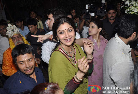 Raj Kundra At Shilpa Shetty's Ganpati Visarjan