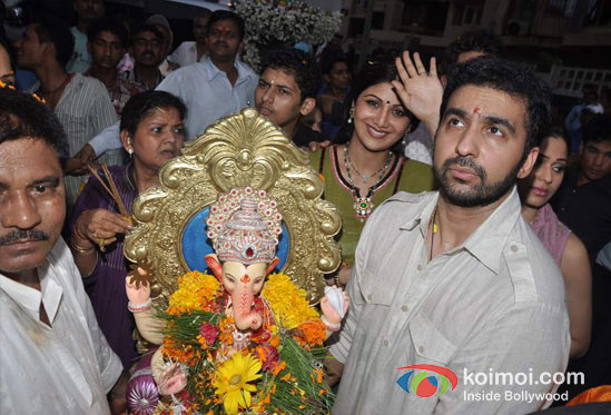 Raj Kundra At Shilpa Shetty's Ganpati Visarjan