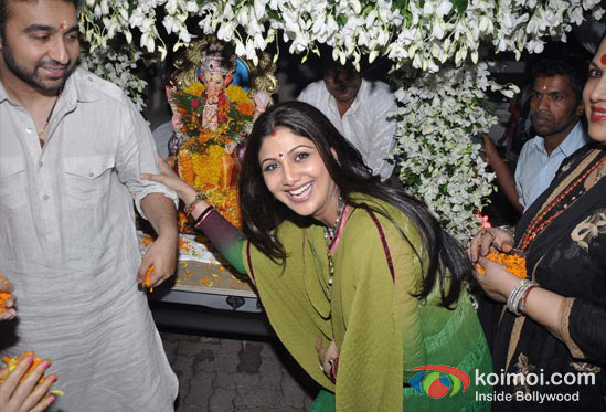 Raj Kundra At Shilpa Shetty's Ganpati Visarjan