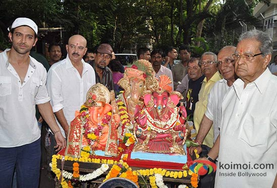Rakesh Roshan At Hrithik Roshan's Ganpati Visarjan