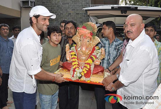 Rakesh Roshan At Hrithik Roshan's Ganpati Visarjan