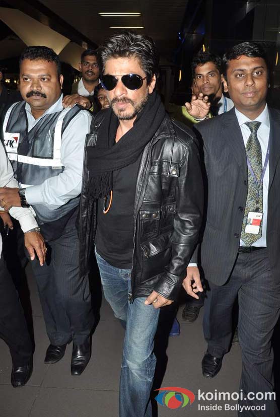 Shah Rukh Khan Snapped At International Airport After Returning From London