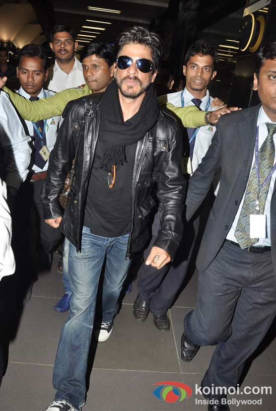Shah Rukh Khan Snapped At International Airport After Returning From London