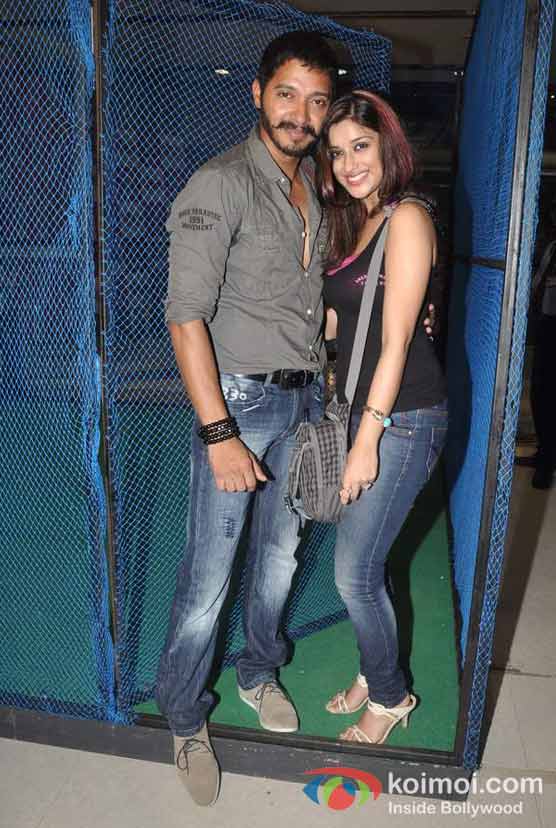 Shreyas Talpade And Madhhurima Banerjee Promote Kamaal Dhamaal Malamaal Movie At R City Mall