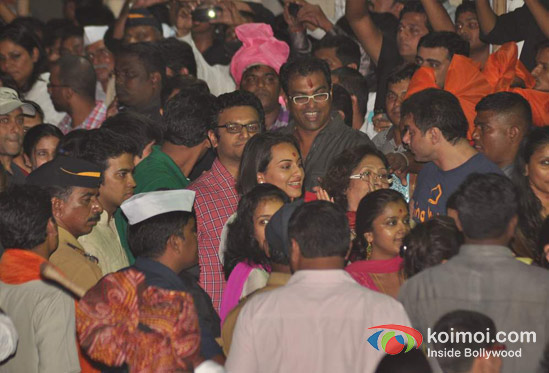Sonakshi Sinha, Sohail Khan At Salman Khan's Ganpati Visrajan 
