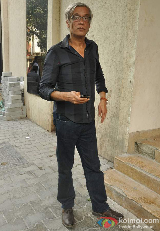 Sudhir Mishra at Anubhav Sinha's Office for a Pooja