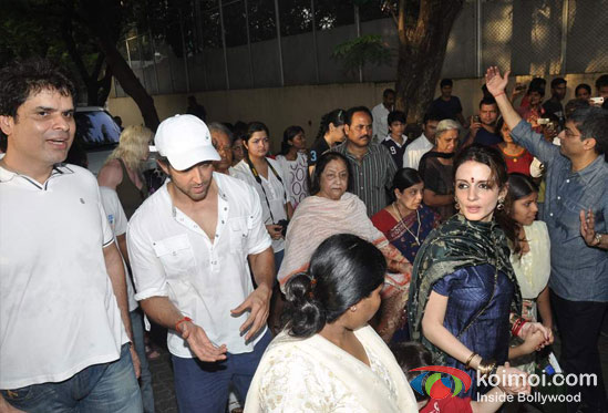 Suzanne Roshan At Hrithik Roshan's Ganpati Visarjan