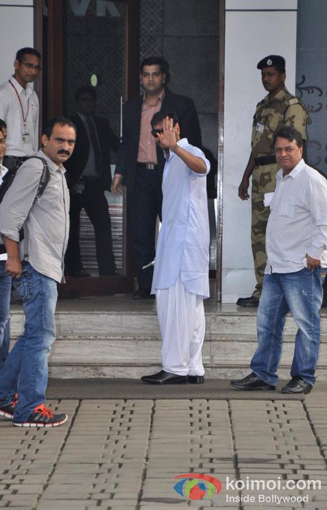 Ajay Devgan Visits Golden Temple With Poonam Sinha On Her Birthday Pic 2