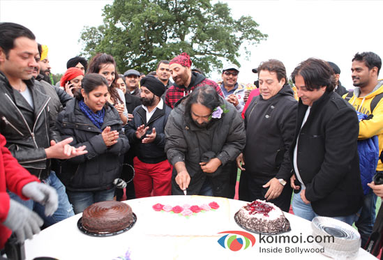 Bobby Deol And Sunny Deol At Sangeeth Sivan's Birthday Bash On The Sets Of Yamla Pagla Deewana 2 Movie  Pic 4