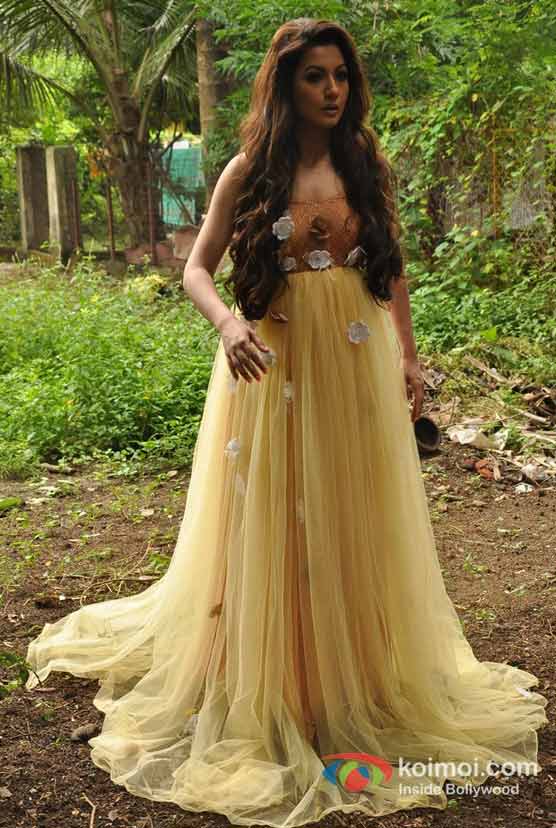 Gauhar Khan's Photo Shoot Pic 10
