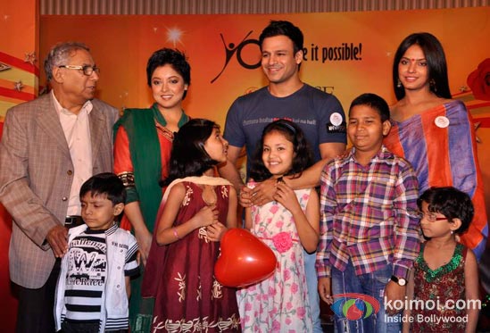 Tanushree Dutta, Vivek Oberoi And Neetu Chandra At CPAA's Cancer Rose Day 2012 Event Pic 1