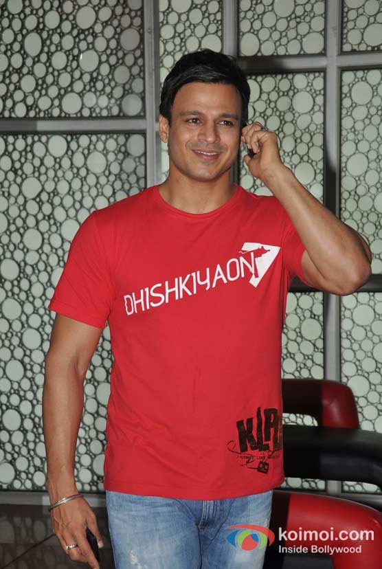 Vivek Oberoi At Kismet (Kismat) Love Pasia Dilli (KLPD) Movie Special Screening Pic 3