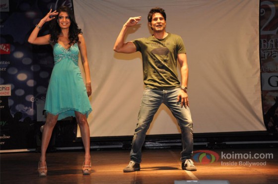 Bollywood actors Tena Desai And Rajeev Khandelwal promote film Table No.21at Mithibai College Festival in Juhu Mumbai  Pic 4