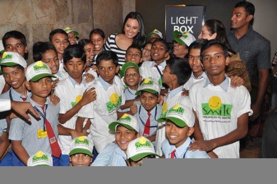 Sonakshi Sinha at Dabangg 2 screening held for Smile Foundation’s NGO kids Pic 5