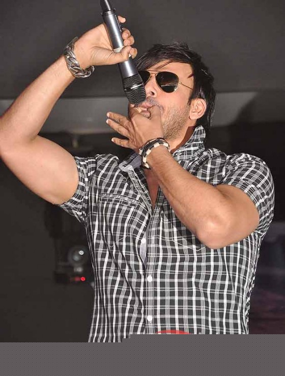 Vivek Oberoi At 'Jayantabhai Ki Luv Story' Promotional Event Pic 1