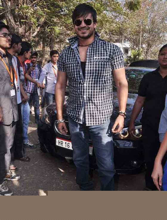 Vivek Oberoi At 'Jayantabhai Ki Luv Story' Promotional Event Pic 2