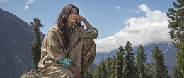 Cute Alia Bhatt Dons ‘Kashmiri’ Avatar In Highway