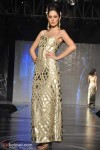 Kangna Ranaut Walks The Ramp For Azeem Khan