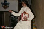 Amitabh Bachchan Looks Fab In White, Flanked By Abhishek & Ash