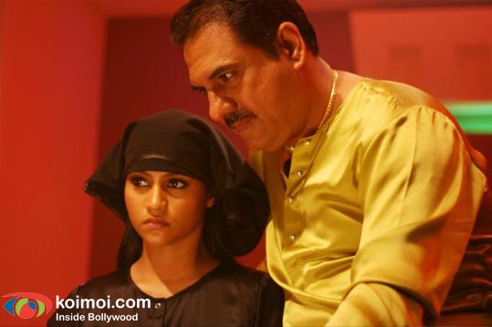 Konkona Sen Sharma, Boman Irani (Mirch Review By Komal Nahta)
