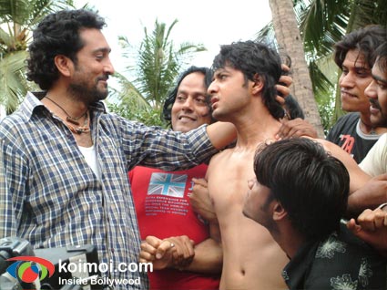 Mukesh Tiwari, Vatsal Sheth (Hostel Movie Stills)