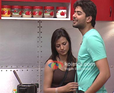 UTV Bindass Love Lockup - Navraj-Kiran Episode Stills