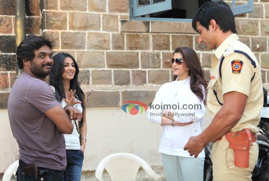 Aishwarya Rai Bachchan At Bbuddah - Hoga Terra Baap Mahurat