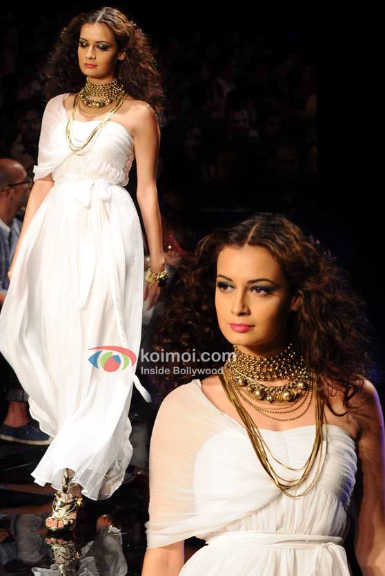 Dia Mirza At Lakme Fashion Week 2011