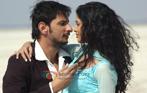 Yeh Faasley Review (Yeh Faasley Movie Stills)