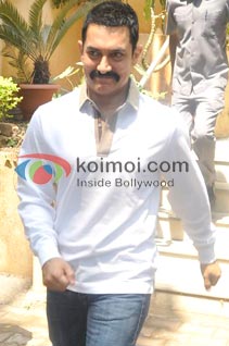 Aamir Khan Supports Anna Hazare; Writes To The Prime Minister Manmohan Singh