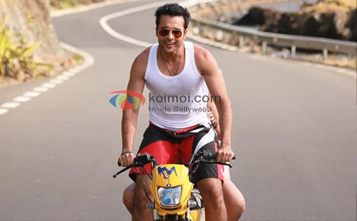 FALTU Review (FALTU Movie Stills)