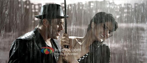 Salman Khan, Zarine Khan Ready Movie Character Dheela Song