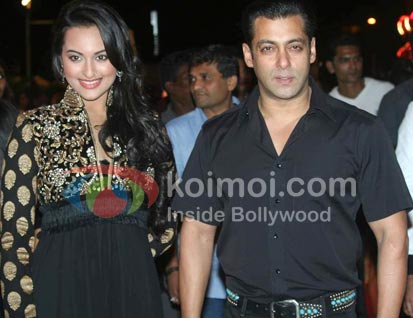 Salman Khan Wants To Maintain Distance From Sonakshi Sinha