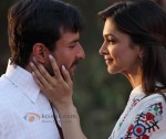 Saif Ali Khan, Deepika Padukone (Aarakshan Movie Stills)