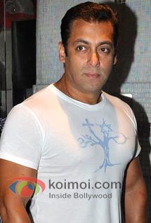 Sleep-deprived Salman Khan READY To Take On The World Again!