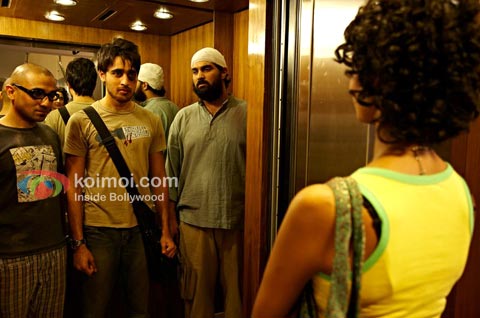 Delhi Belly Review (Delhi Belly Movie Stills)