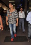 Akshay Kumar Return From London After Desi Boyz