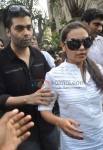 Karan Johar & Rani Mukerji At Gautam Rajadhyaksha’s Funeral