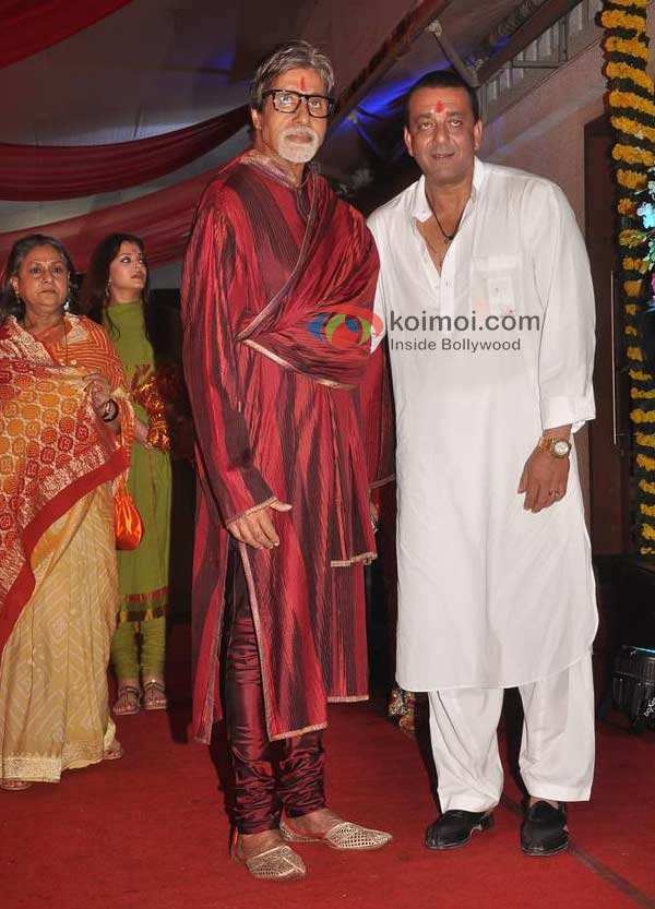 Jaya Bachchan, Aishwarya Rai Bachchan, Amitabh Bachchan, Sanjay Dutt