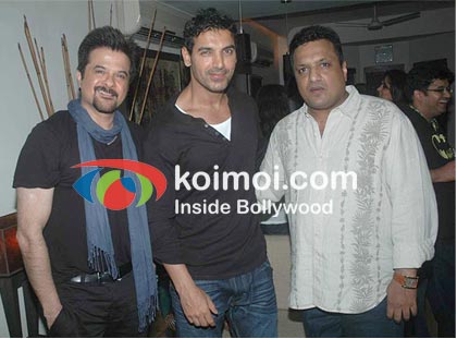 Shootout At Wadala cast Anil Kapoor & John Abraham with director Sanjay Gupta