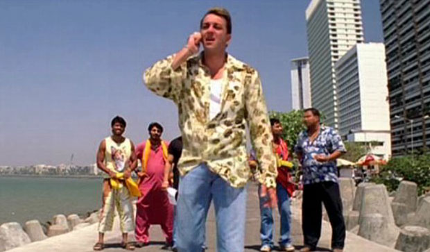 Sanjay Dutt shooting for Munna Bhai M.B.B.S at Marine Drive Sanjay Dutt shooting for Munna Bhai M.B.B.S at Marine Drive