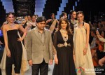 Madhuri Dixit Walks The Ramp At IIJW 2012 Finale