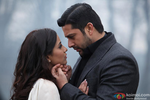 Tia Bajpai and Aftab Shivdasani in 1920 Evil Returns Movie Stills