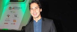 Dino Morea At An Event