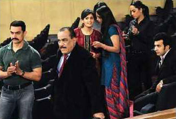 Aamir Khan On The Sets Of CID