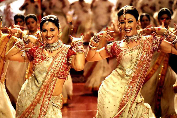 Madhuri Dixit and Aishwarya Rai Bachchan in a still from Devdas Movie